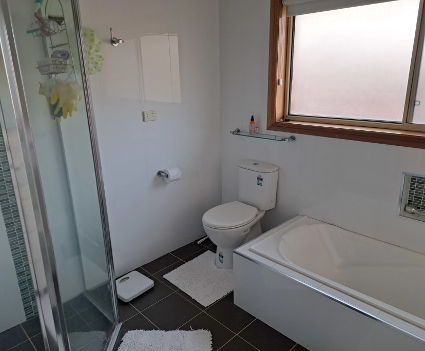 $250, Flatshare, 2 bathrooms, Fairy Meadow NSW 2519