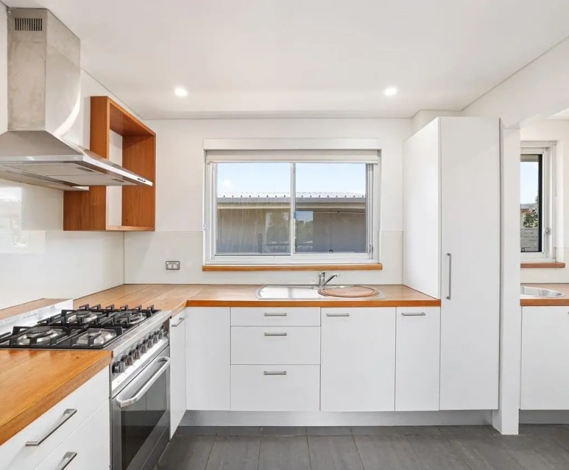 Room for Rent in Mona Vale, Sydney 350, Furnished...