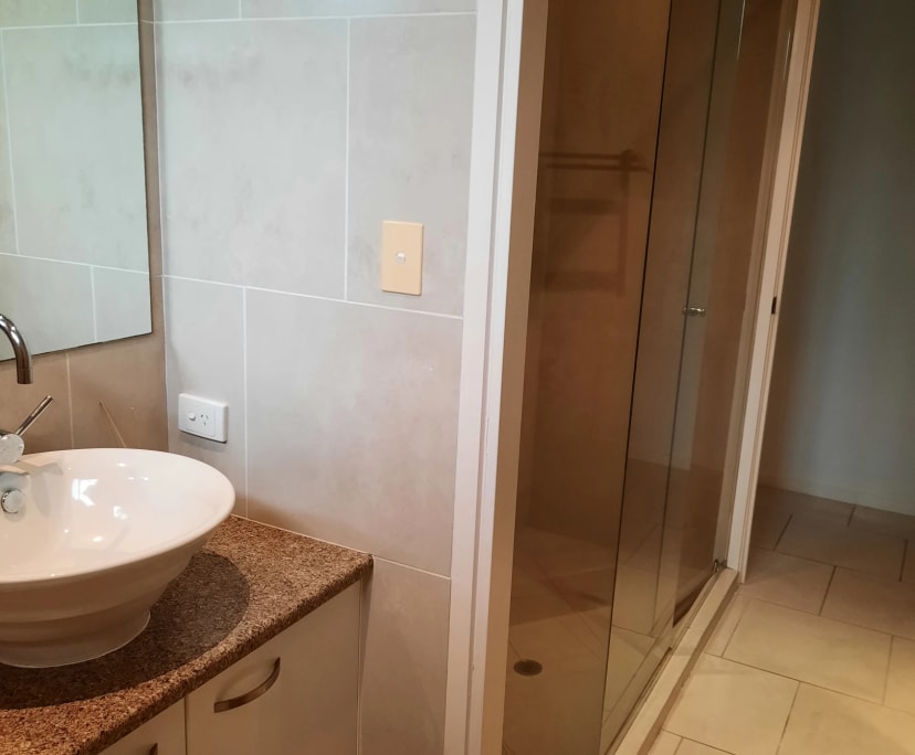 $300, Student-accommodation, 5 bathrooms, Noosaville QLD 4566