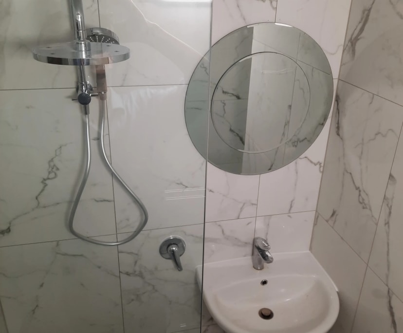 $300, Flatshare, 1 bathroom, Indooroopilly QLD 4068