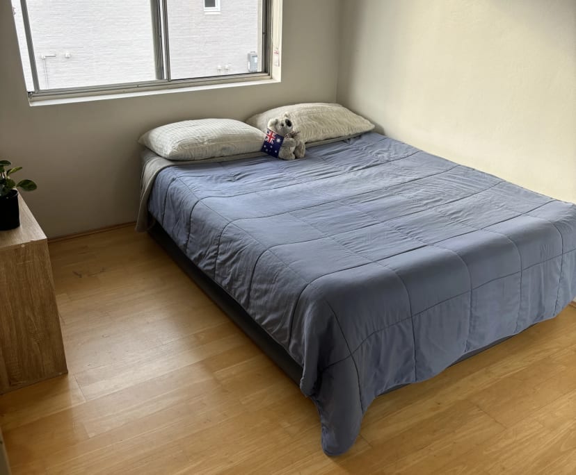 Furnished room in a flatshare