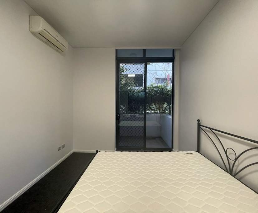 $1,285, Whole-property, 2 bathrooms, Waterloo NSW 2017