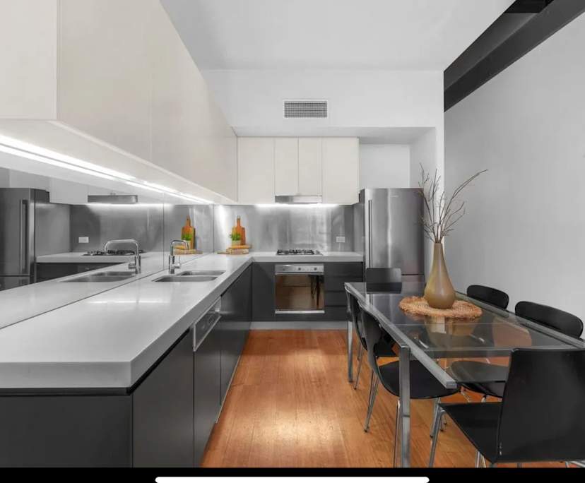 Furnished room with ensuite in a flatshare