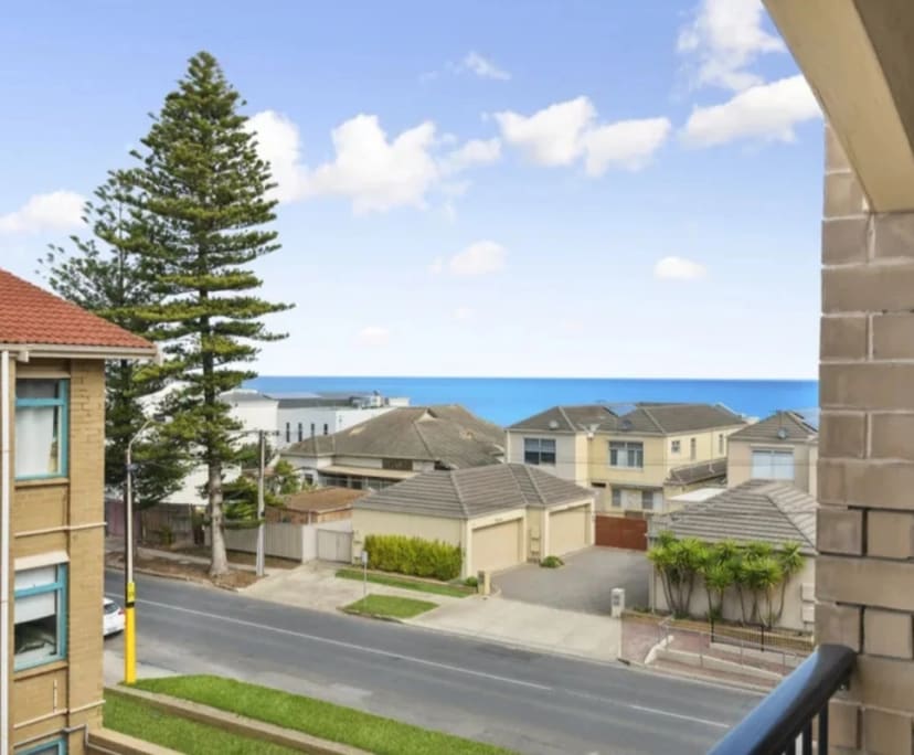 Room for Rent in Henley Beach, Adelaide 250, Unfu...