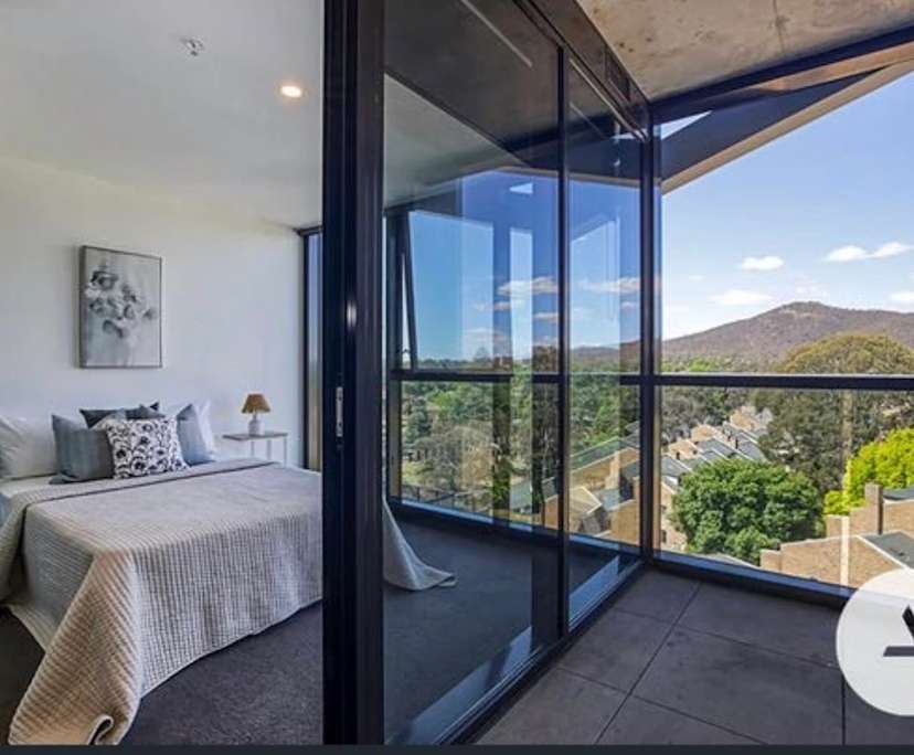 Unfurnished room with own bathroom