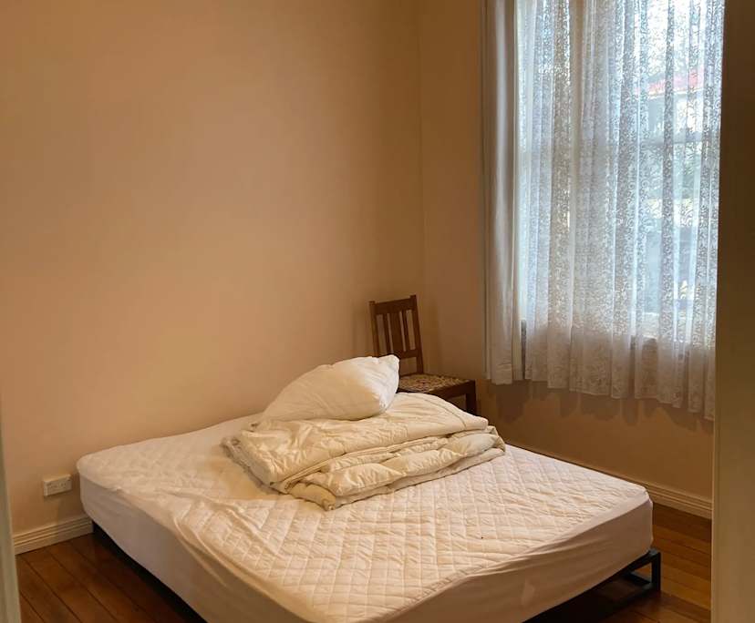 Room in a share house