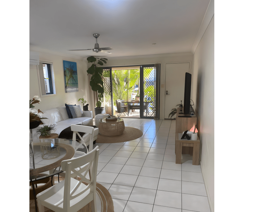 Room for Rent in Mudgeeraba, Gold Coast 300, Unfu...
