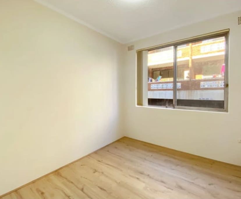 Unfurnished room in a flatshare