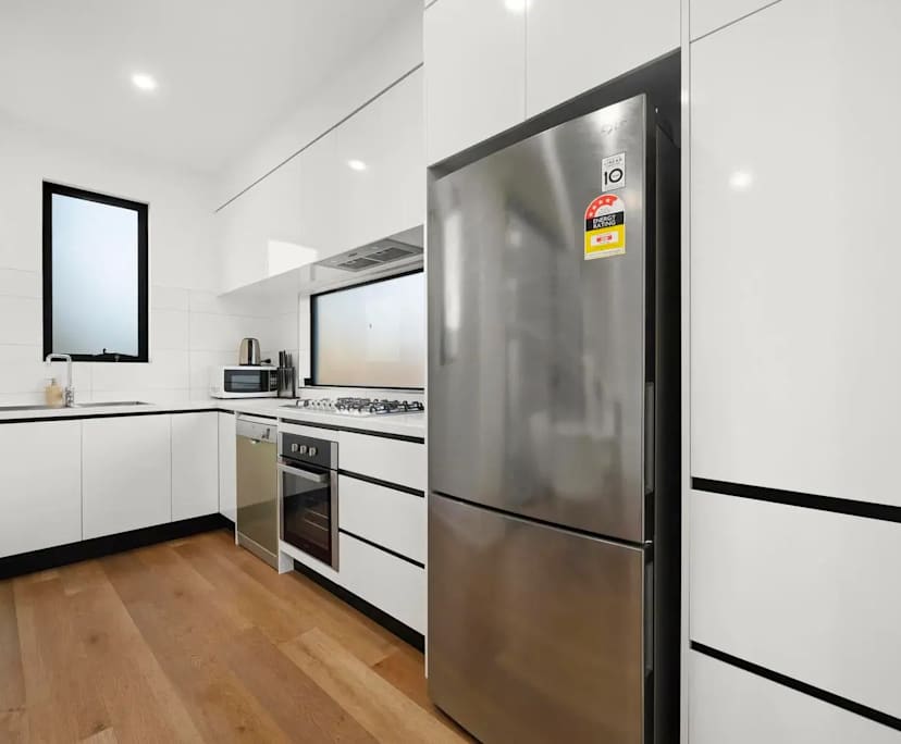 $350, Share-house, 3 bathrooms, Flemington VIC 3031