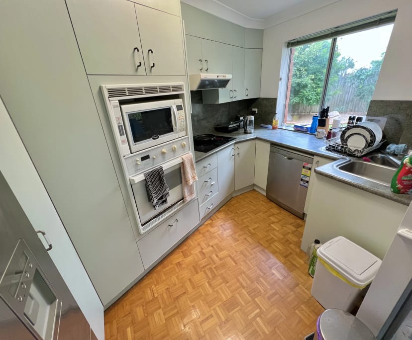 $390, Flatshare, 2 bathrooms, Saint Lucia QLD 4067