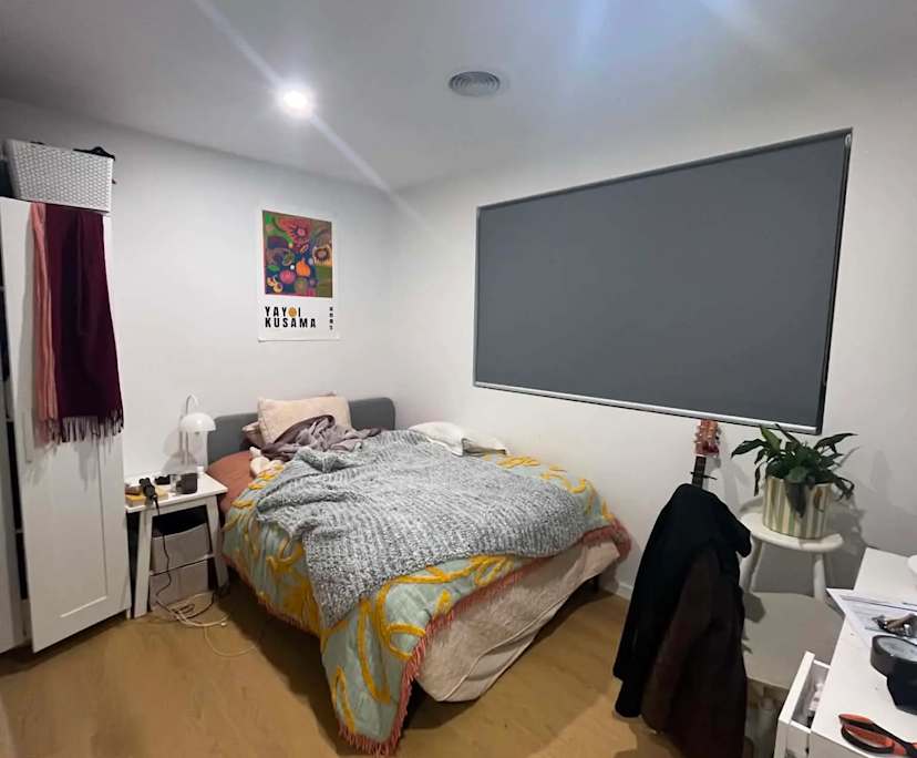 Room in a share house
