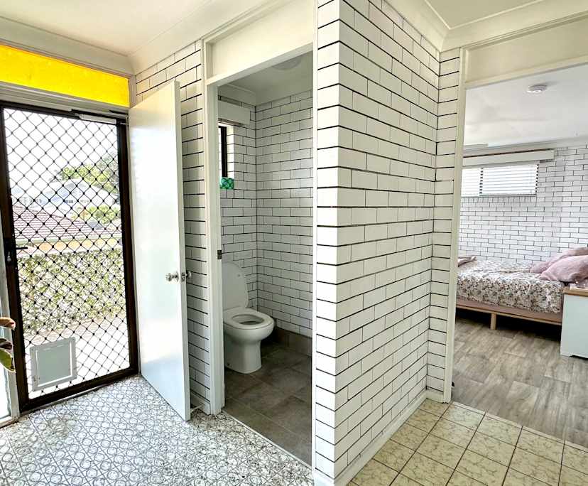 $300, Flatshare, 3 bathrooms, Palm Beach QLD 4221