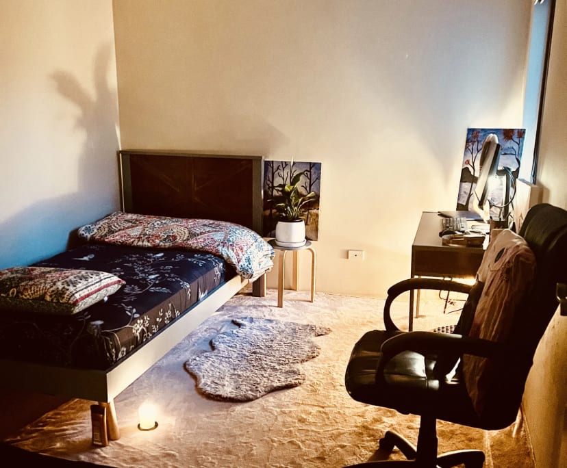 Unfurnished room with ensuite in a flatshare
