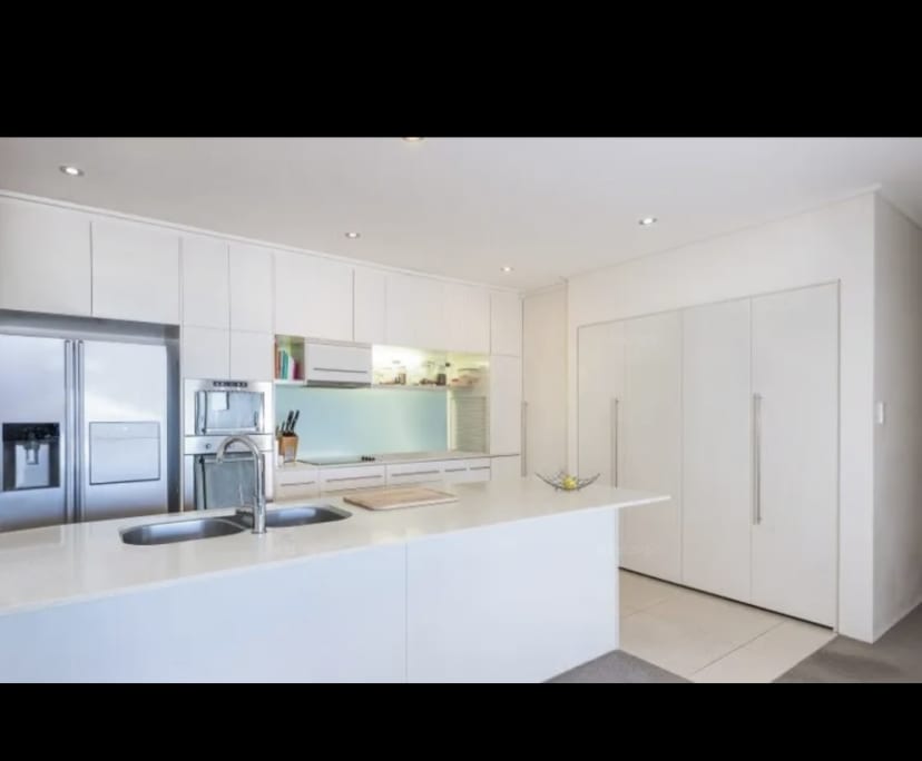$550, Student-accommodation, 2 bathrooms, Miami QLD 4220