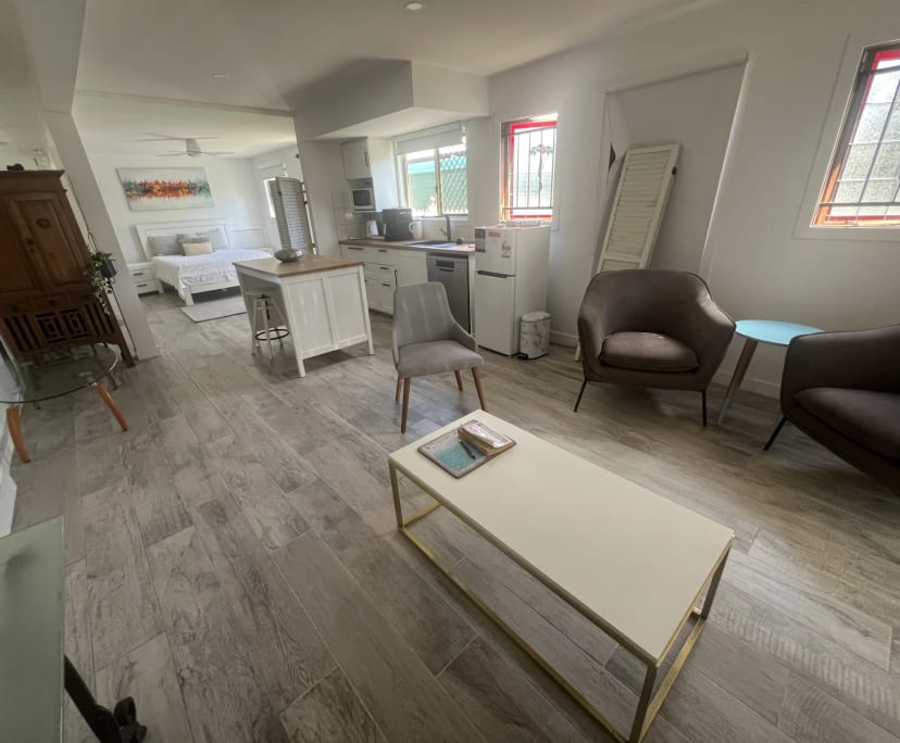 $700, Studio, 1 bathroom, Bardon QLD 4065