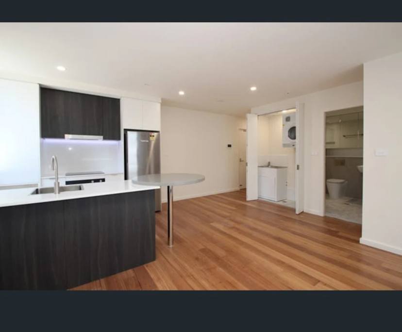 $650, 1-bed, 1 bathroom, Wickham NSW 2293