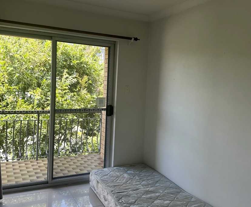 Unfurnished room in a flatshare