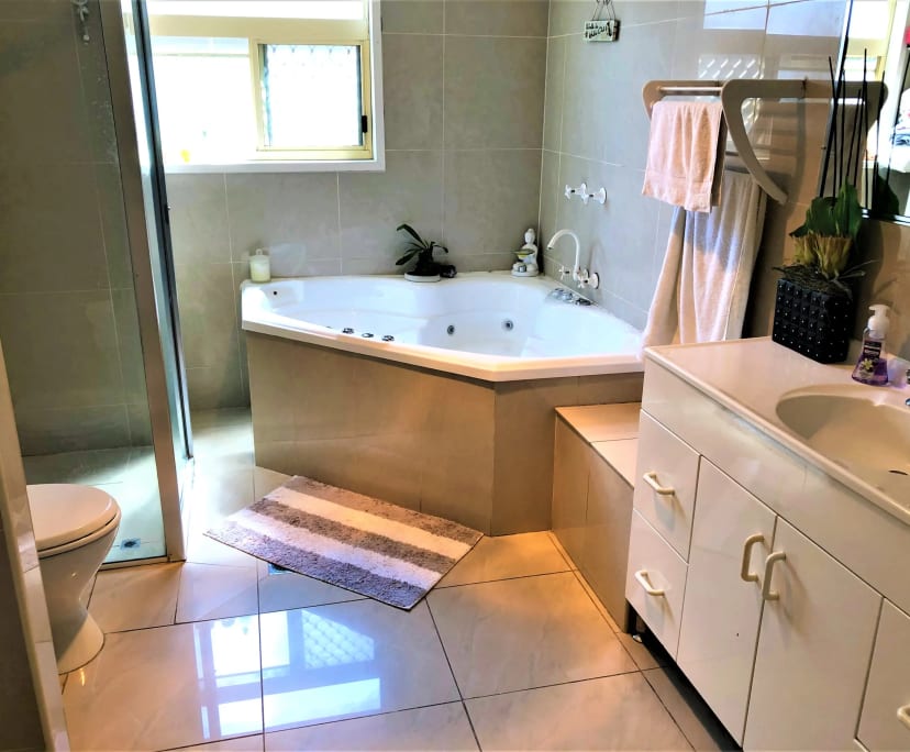 $980, Whole-property, 5 bathrooms, Annerley QLD 4103