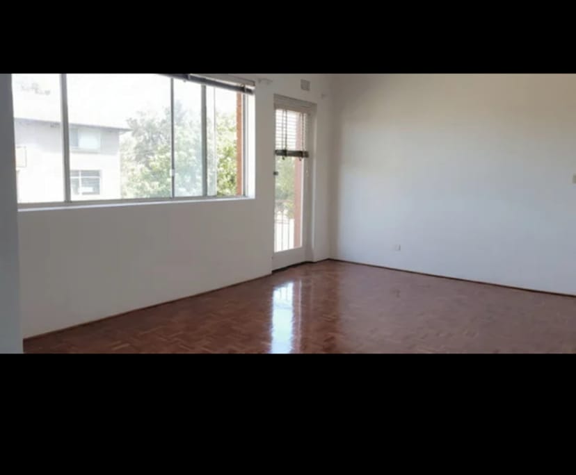 Unfurnished room in a flatshare