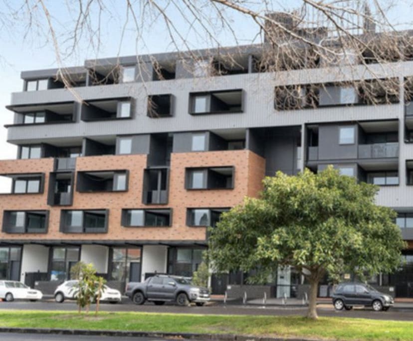 Furnished room in a flatshare