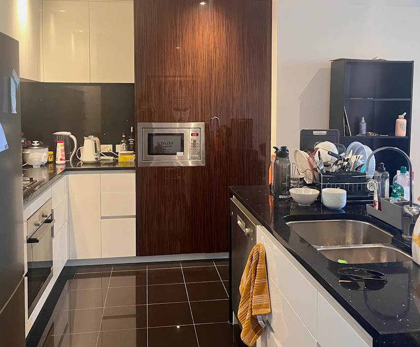 Furnished room with ensuite in a flatshare