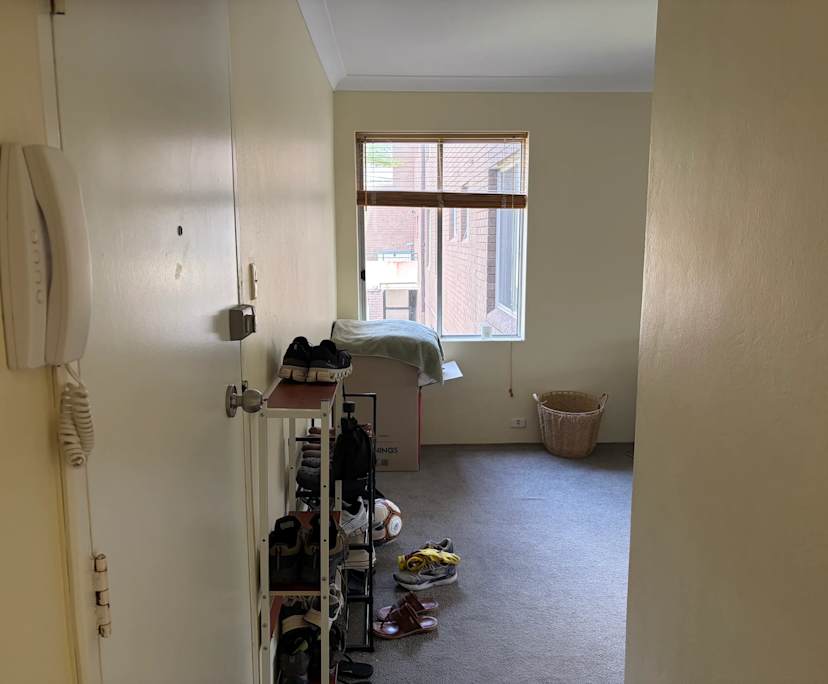 Furnished room in a flatshare