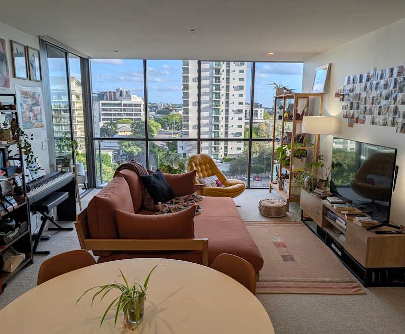 $325, Flatshare, 2 bathrooms, Milton QLD 4064