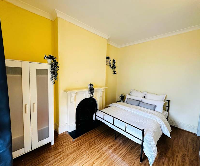 $370, Flatshare, 6 bathrooms, Newtown NSW 2042