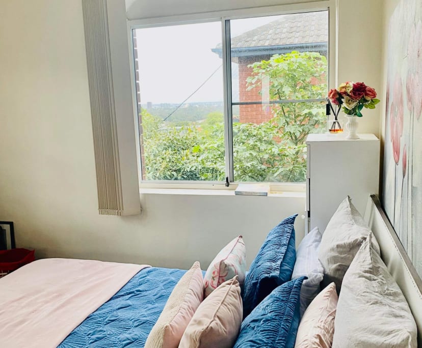 Furnished room in a flatshare