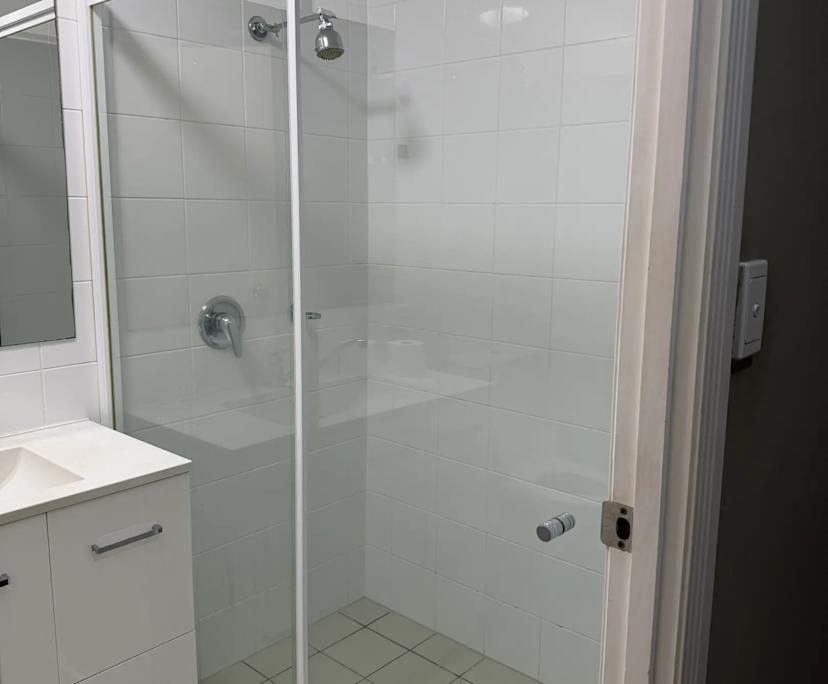 $400, Flatshare, 3 bathrooms, Southport QLD 4215