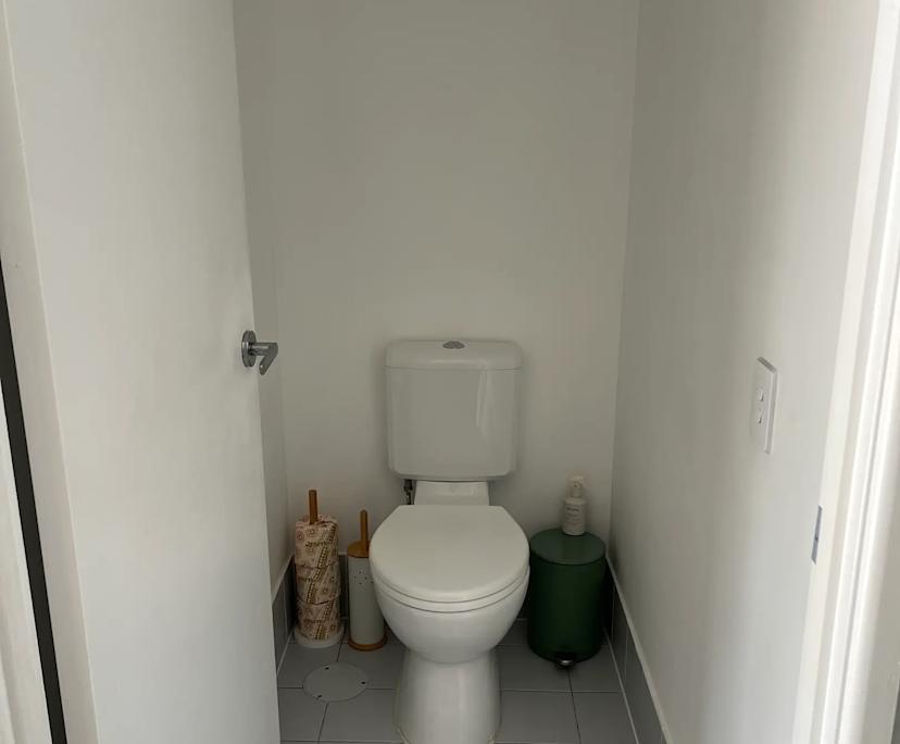 $300, Share-house, 3 bathrooms, Shailer Park QLD 4128