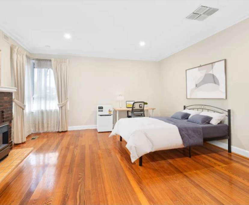 Furnished room in a share house