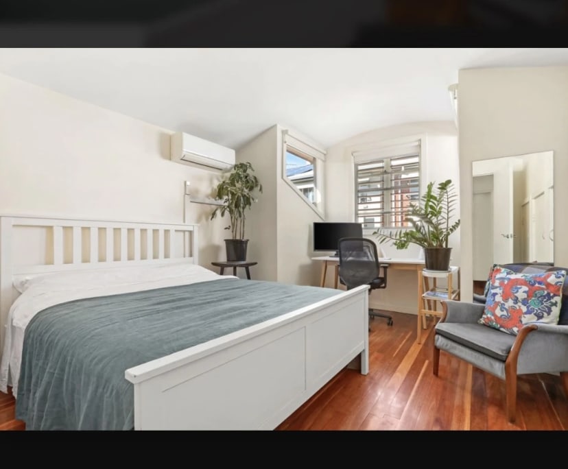 Furnished room in a flatshare