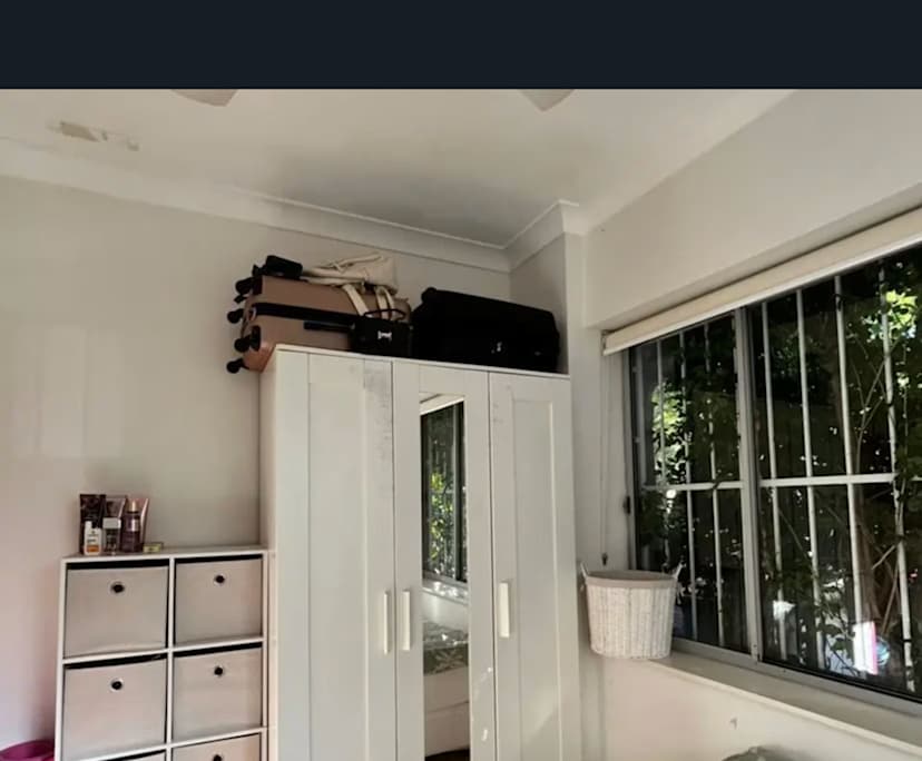 Furnished room in a flatshare