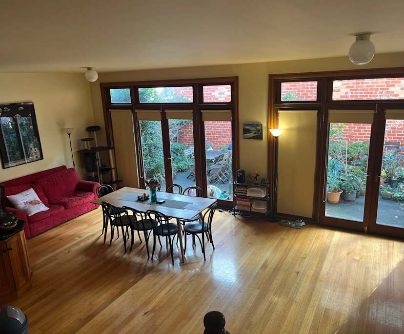 Room in a share house