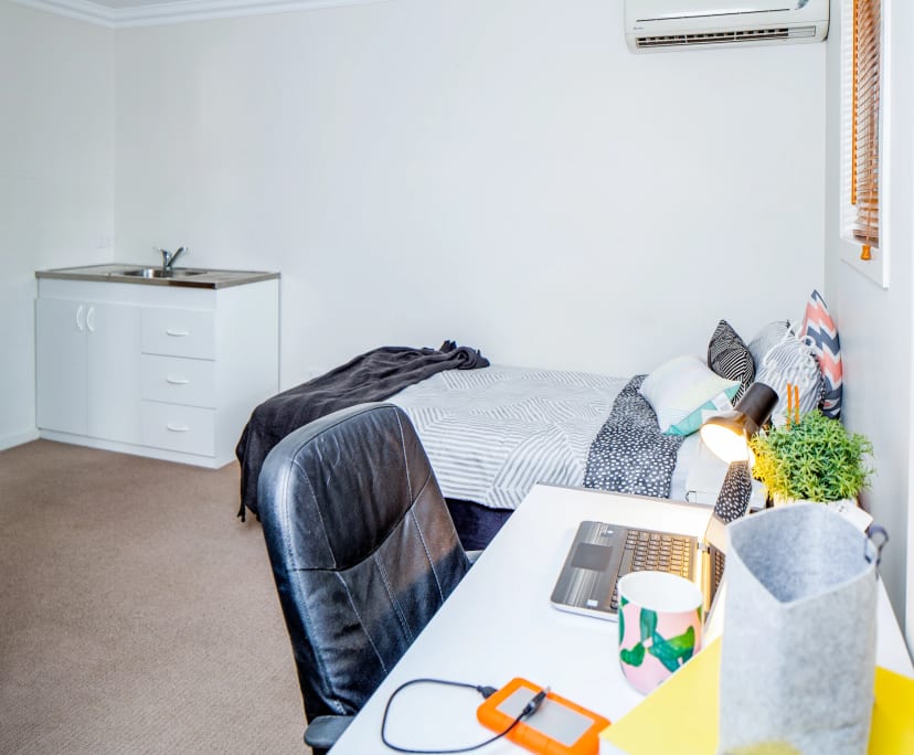 $330, Student-accommodation, 6 bathrooms, Kelvin Grove QLD 4059