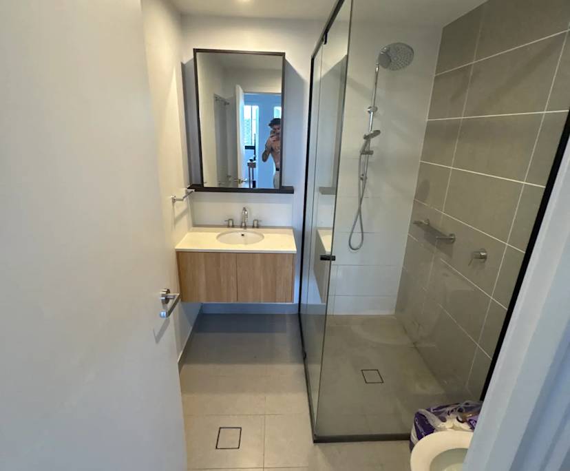Unfurnished room with own bathroom