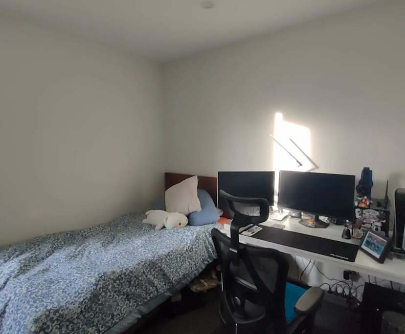 Unfurnished room with own bathroom