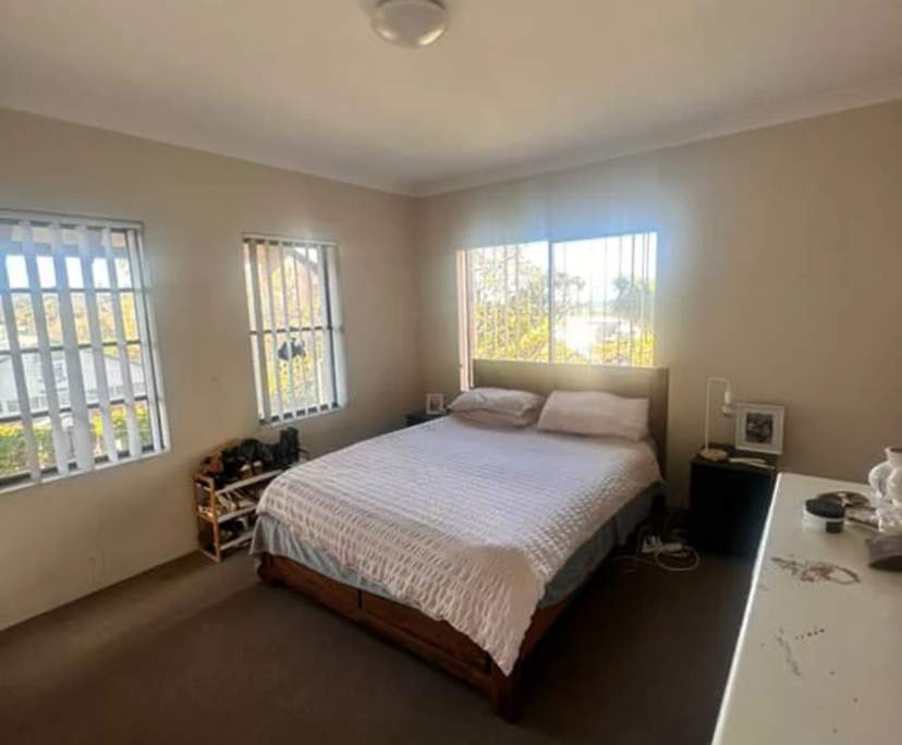 Furnished room with ensuite in a flatshare