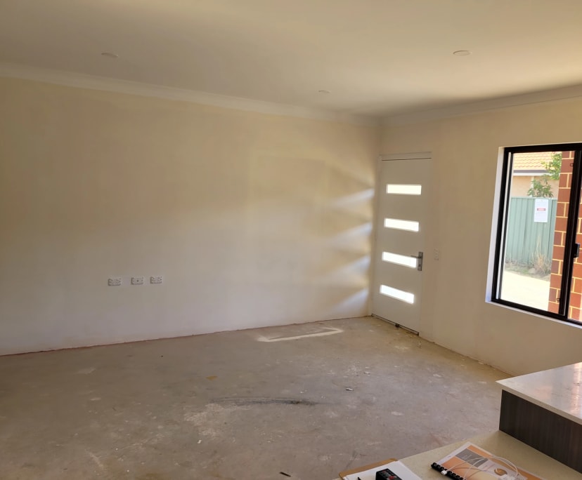 Whole Property for Rent in Cloverdale, Perth 500,...