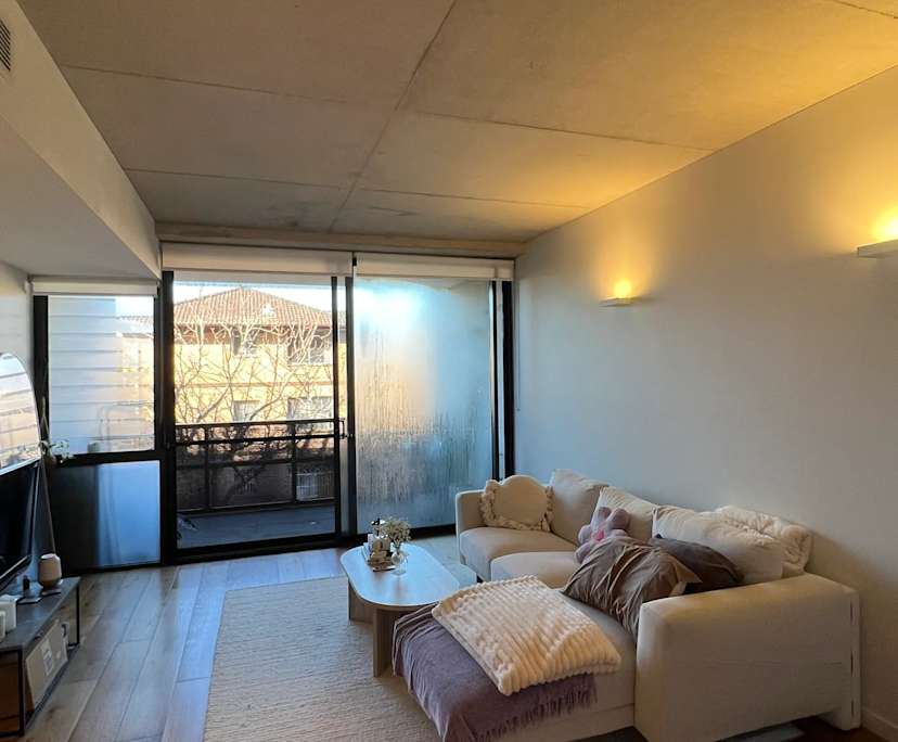 Whole property with 1 room for rent