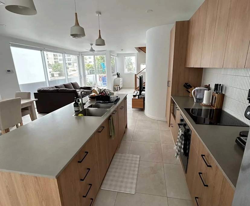 $540, Flatshare, 4 bathrooms, Palm Beach QLD 4221