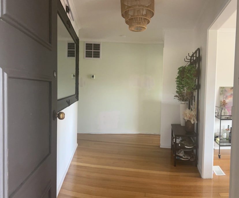 Room in a share house