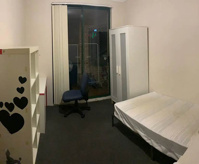 Furnished room in a flatshare