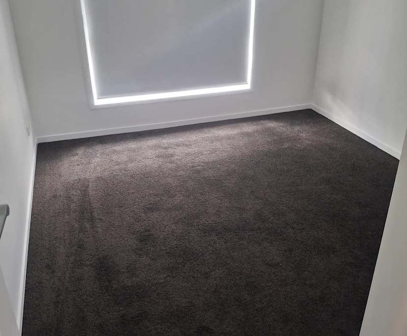 Unfurnished room with own bathroom