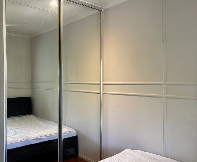 Room in a share house