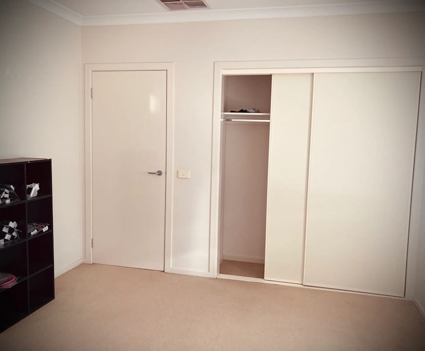 $380, Share-house, 3 bathrooms, Point Cook VIC 3030