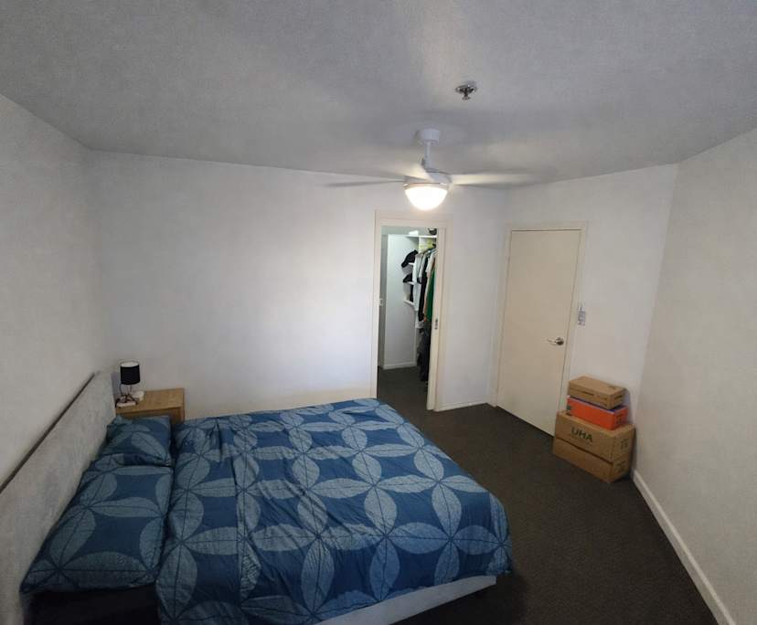 Furnished room with ensuite in a flatshare