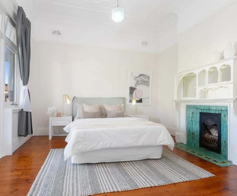 Room in a share house