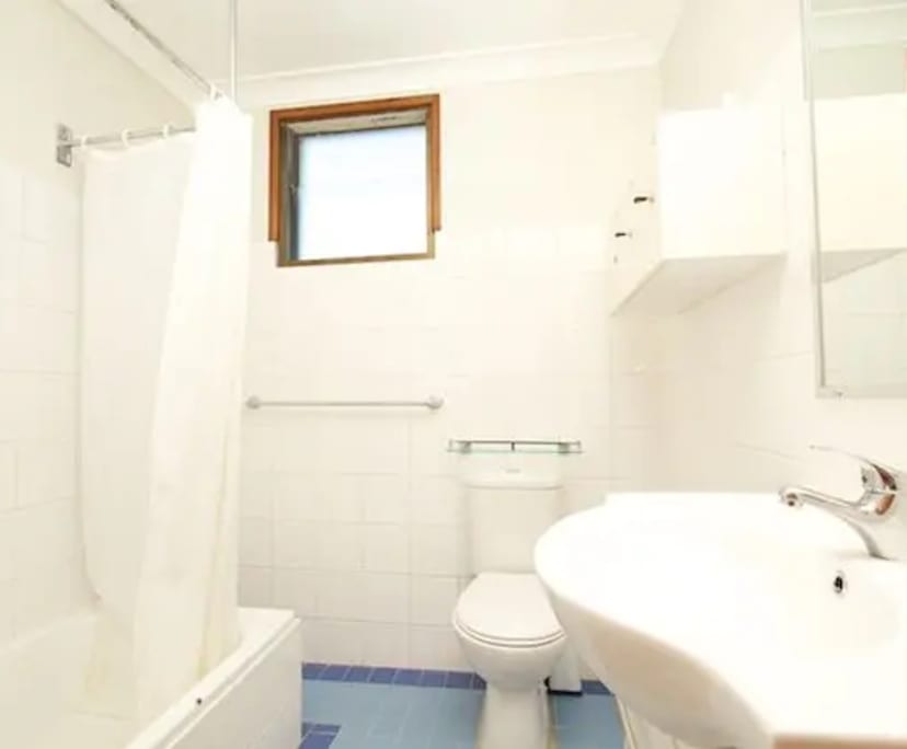 $255, Share-house, 3 bathrooms, Tighes Hill NSW 2297